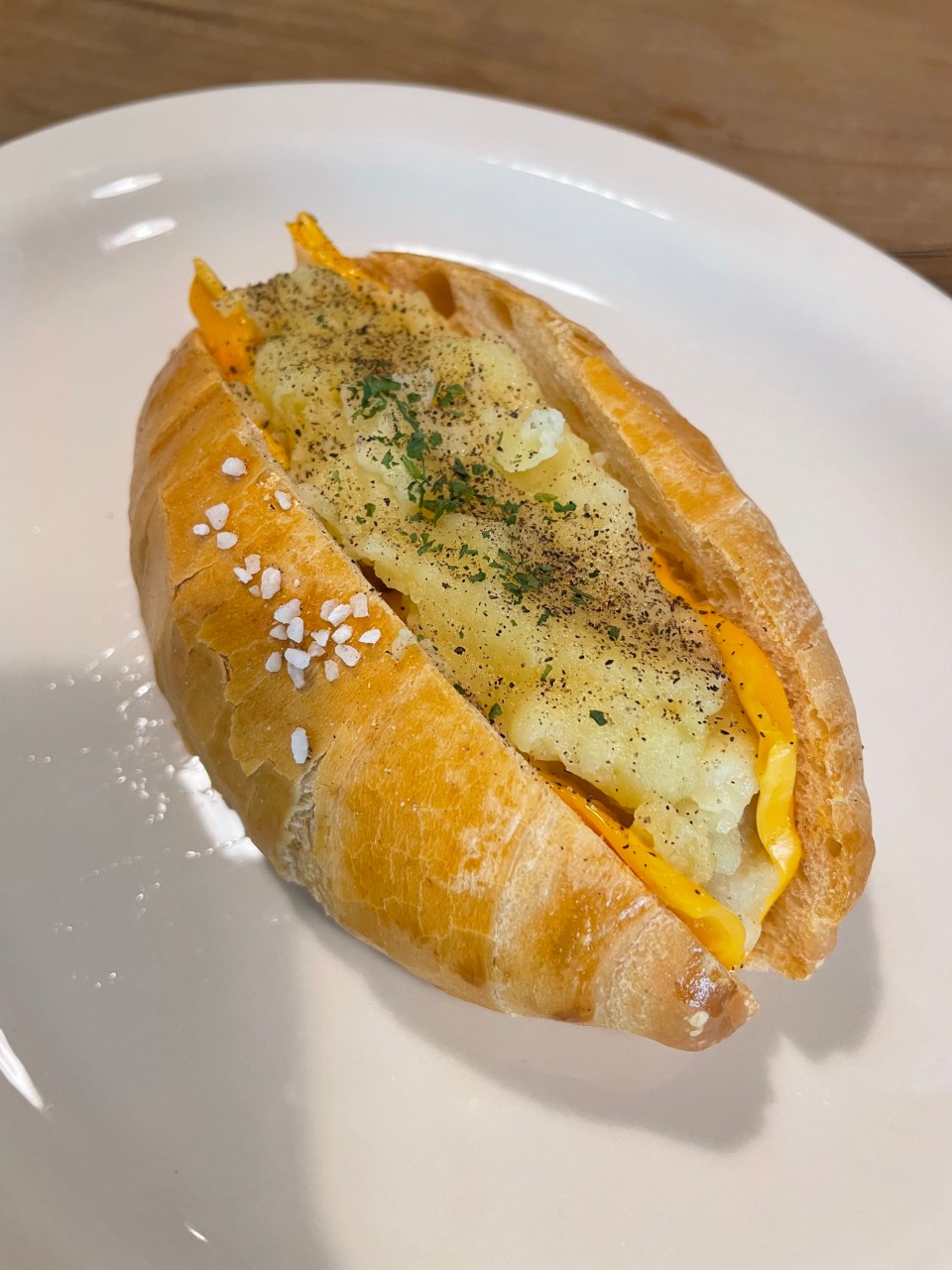 감자폭탄 소금빵